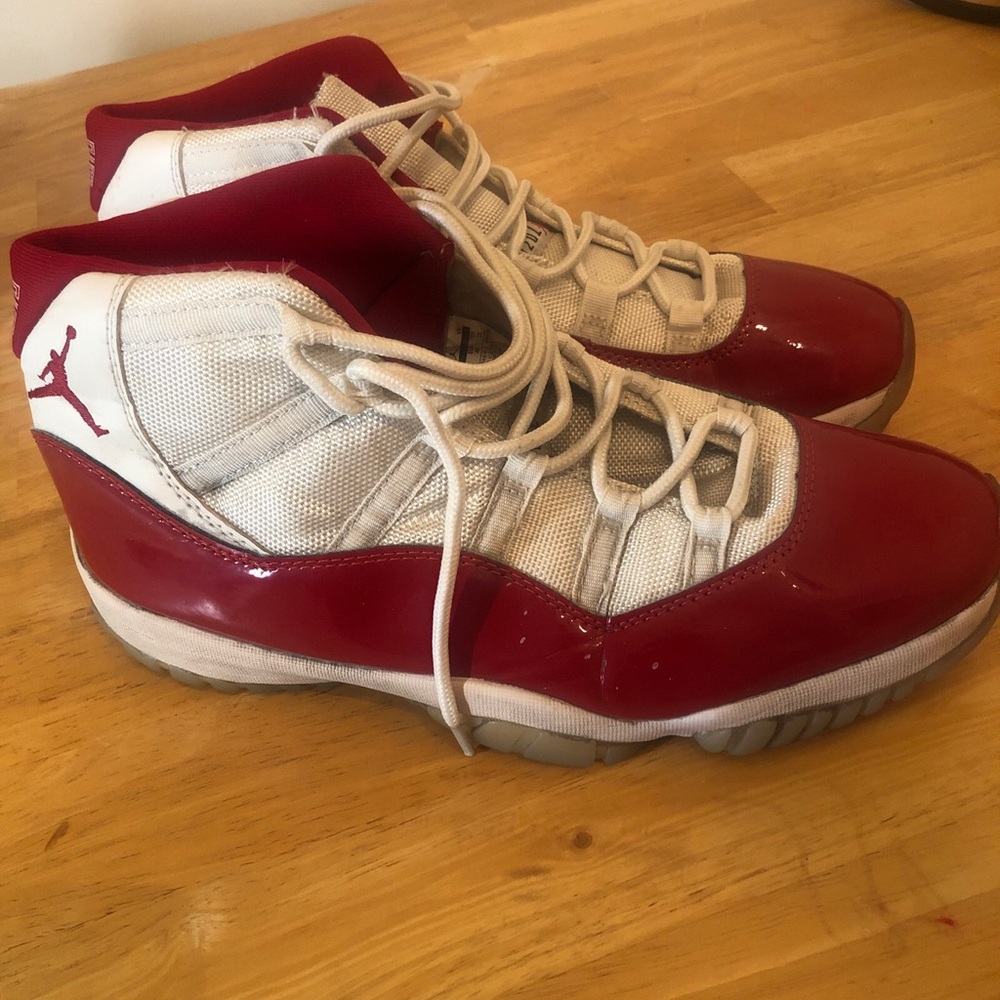 Air Jordan 11 2022 rare retro cherry high Athletic Sneakers